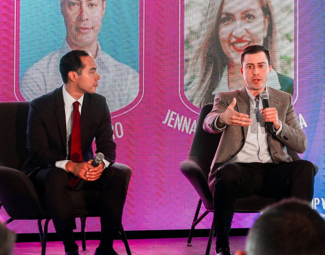 panel-discussion-business-conference-1